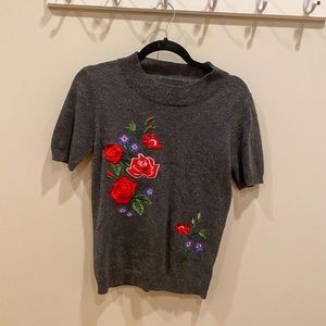 Floral embroidered short sleeve sweater 🌺